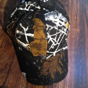 Black camo hat